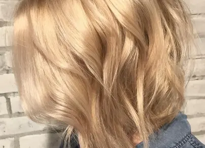 Бежевый блонд фото на средние волосы