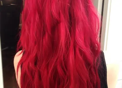 Фото красные волосы брюнетка
