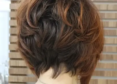 Многослойная стрижка на короткие волосы фото