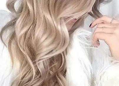 Ванильный блонд фото на волосах