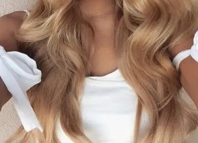 Ванильный блонд фото на волосах
