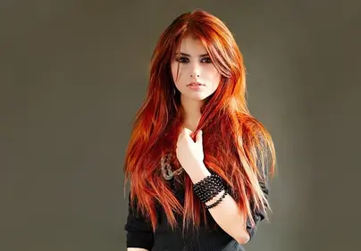 Светлые пряди на рыжих волосах фото
