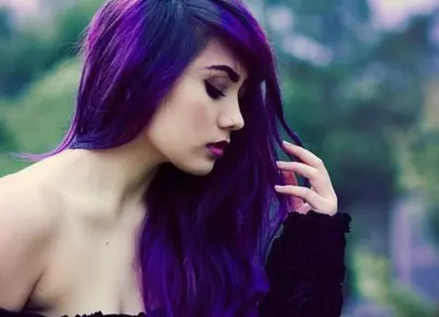 Картинки девочки с фиолетовыми волосами