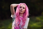 Картинки девушки с розовыми волосами