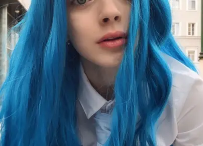 Картинки девочек с синими волосами