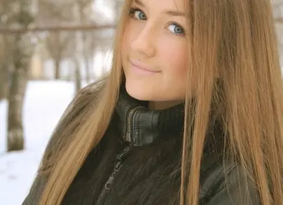 Фото лицо девушки с русыми волосами