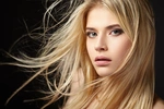 Блондинка с длинными волосами фото селфи