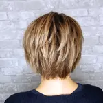 Градуированный боб на короткие тонкие волосы фото