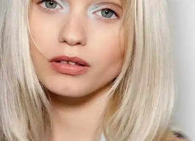 Блондинки со средней длиной волос фото