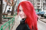 Девочка с красными волосами фото