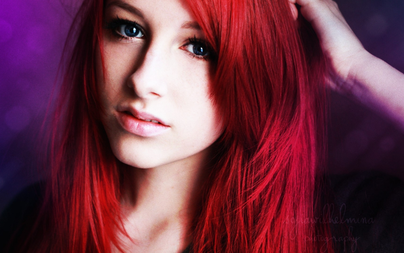 Девушки с красными волосами фото
