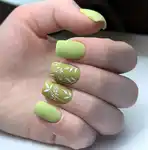 Фисташковый цвет ногтей фото