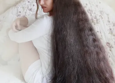 Женщины с очень длинными волосами фото